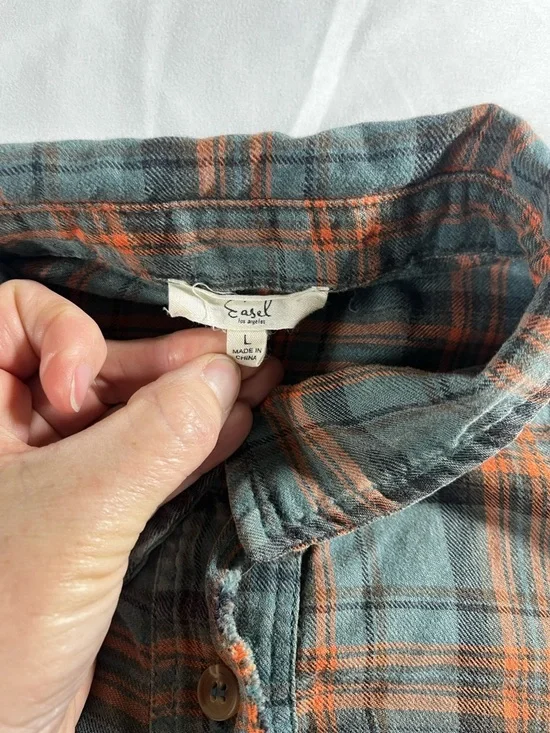 Easel Los Angeles Women’s Long Sleeve Raw Hems Flannel Size Large Distressed - Picture 9 of 14